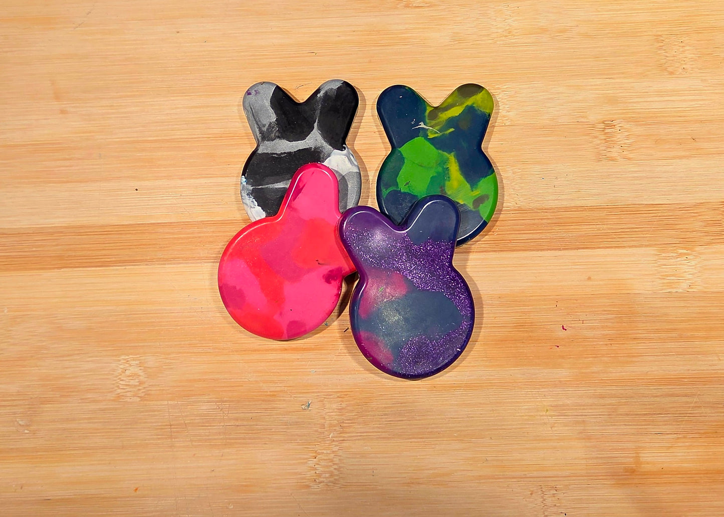Paquet de crayons de forme variées
